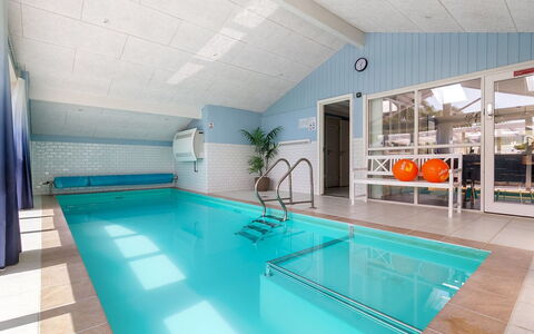 Saku - 375M from the Sea: Piscina, Pavimentazione, Pavimento, Mobilia, Interior Design, Ricorrere, Soffitto, Sedia, Hotel, Eco Hotel