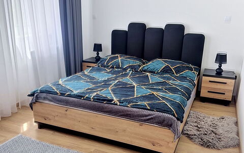 Korzo: Mobilia, Camera Da Letto, Legna, Letto, Tessile, Pavimentazione, Bedding, Telaio Del Letto, Lenzuolo, Pavimento