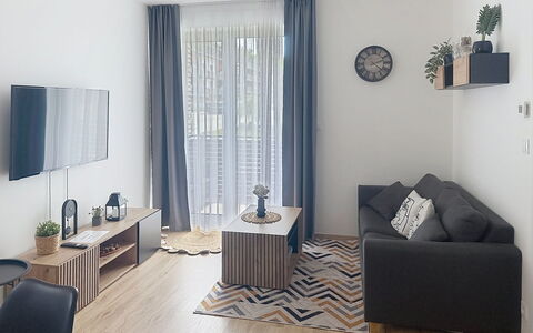 Korzo: Mobilia, Interior Design, Pavimentazione, Pavimento, Legna, Camera, Casa, Tessile, Soggiorno, Illuminazione