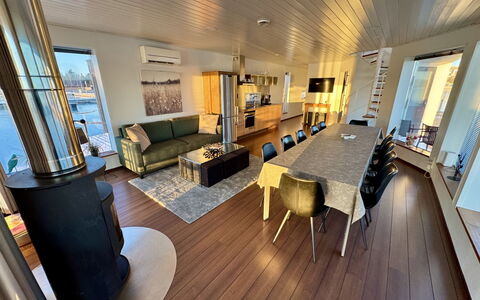 Villa Helmi: Pavimentazione, Legna, Pavimento In Legno, Pavimento, Interior Design, Mobilia, Latifoglie, Casa, Pavimento Laminato, Soggiorno