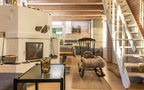 Villa Karmu: Mobilia, Pavimentazione, Interior Design, Legna, Pavimento, Pavimento In Legno, Soffitto, Camera, Soggiorno, Casa