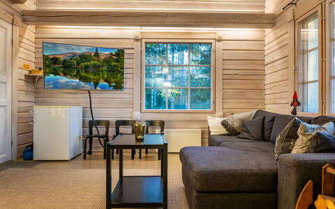 Villa Karmu: Mobilia, Interior Design, Legna, Pavimentazione, Soffitto, Soggiorno, Pavimento, Casa, Camera, Divano