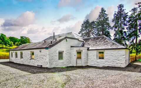 Wester Caiplich: Parete, Quartiere, Cittadina, Porta, Strada, Vicolo, Cobblestone, Balcone, Driveway, Pianta Della Casa
