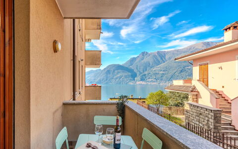 Casa Elena: Appartamento, Casa, Zona Residenziale, Balcone, Catena Montuosa, Ricorrere, Hotel, Attico, Eco Hotel, Villa