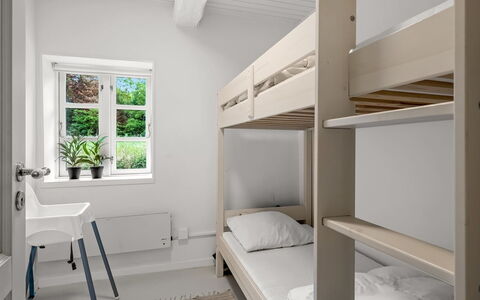 Chrissie - 3Km from the Sea: Interior Design, Legna, Pavimento, Pavimentazione, Camera Da Letto, Letto A Castello, Mobilia, Letto, Appartamento, Dormitorio