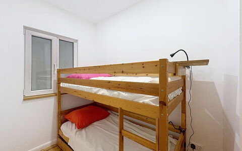 Ferienwohnung Heritage View Bacharach: Legna, Pavimentazione, Pavimento, Interior Design, Camera Da Letto, Letto, Pavimento In Legno, Camera, Mobilia, Letto A Castello