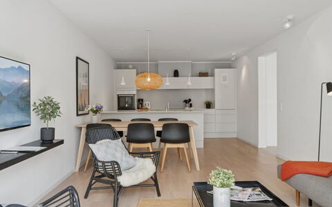 Benthe - 100M from the Sea: Mobilia, Interior Design, Pavimentazione, Divano, Parete, Pavimento, Legna, Soggiorno, Soffitto, Sedia
