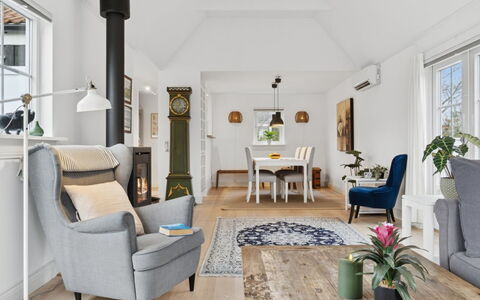 Franka - 1.1Km from the Sea