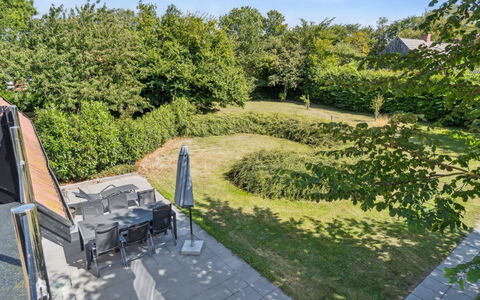 Skjold - 250M from the Sea: Costruzione, Casa, Finestra, Casa, Tetto, Zona Residenziale, Arbusto, Villetta, Lotto