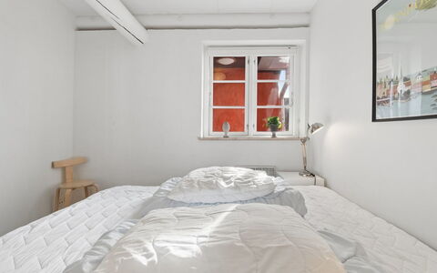 Anabella - 6Km from the Sea: Camera Da Letto, Letto, Parete, Lenzuolo, Bedding, Soffitto, Biancheria, Interior Design, Pavimento, Mobilia
