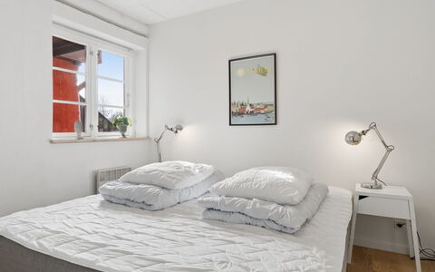 Anabella - 6Km from the Sea: Letto, Camera Da Letto, Mobilia, Interior Design, Bedding, Pavimento, Pavimentazione, Lenzuolo, Biancheria, Telaio Del Letto