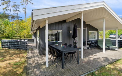 Liska - 60M from the Sea