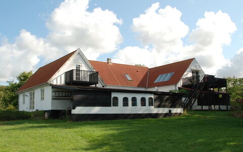 Hening - 150M from the Sea: Costruzione, Casa, Finestra, Casa, Tetto, Zona Residenziale, Arbusto, Villetta, Lotto