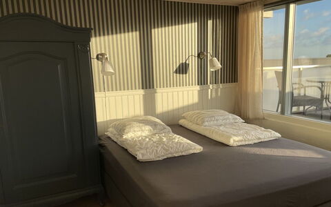 Evalina - 150M from the Sea: Camera Da Letto, Letto, Legna, Lenzuolo, Mobilia, Interior Design, Bedding, Pavimento, Pavimentazione, Biancheria