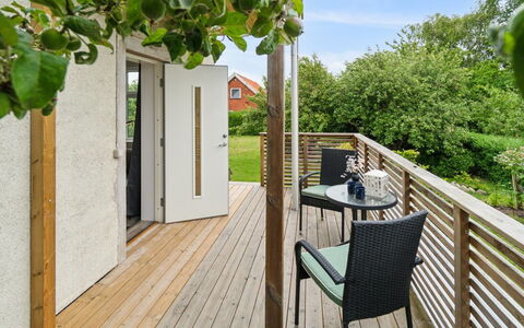 Elso - 5Km from the Sea: Zona Residenziale, Arbusto, Casa, Casa, Giardino, Estate, Shade, Landscaping, Prato