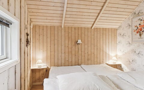 Loreia - 350M from the Sea: Legna, Camera Da Letto, Interior Design, Letto, Soffitto, Mobilia, Pavimento, Casa, Bedding, Lenzuolo