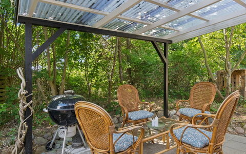 Elisej - 350M from the Sea: Mobilia, Mobili Da Esterno, Tavolo Esterno, Tavolo, Giardino, Shade, Sedia, Struttura Esterna, Terrazza, Metallo