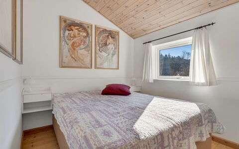 Svenne - 600M from the Sea: Letto, Camera Da Letto, Interior Design, Legna, Soffitto, Lenzuolo, Bedding, Mobilia, Pavimento, Pavimentazione