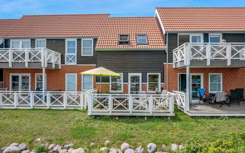 Thorfin - 10M from the Sea: Tetto, Casa, Zona Residenziale, Casa, Estate, Villetta, Design