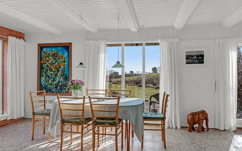 Verene - 725M from the Sea: Mobilia, Interior Design, Pavimentazione, Legna, Soffitto, Pavimento, Tavolo, Sala Da Pranzo, Sedia, Cucina & Sala Da Pranzo Tavolo