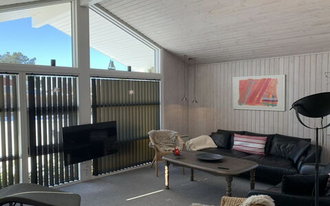Hedvig - 500M from the Sea: Interior Design, Legna, Soffitto, Mobilia, Pavimentazione, Pavimento, Camera, Sedia, Soggiorno, Lampada