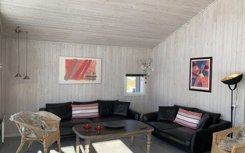 Hedvig - 500M from the Sea: Mobilia, Legna, Soffitto, Interior Design, Pavimentazione, Pavimento, Divano, Soggiorno, Camera, Tavolo