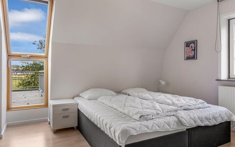 Aave - 5Km from the Sea: Letto, Camera Da Letto, Interior Design, Pavimentazione, Pavimento, Legna, Mobilia, Bedding, Pavimento In Legno, Lenzuolo
