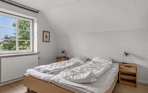 Aave - 5Km from the Sea: Camera Da Letto, Letto, Legna, Pavimentazione, Pavimento, Soffitto, Interior Design, Lenzuolo, Bedding, Telaio Del Letto