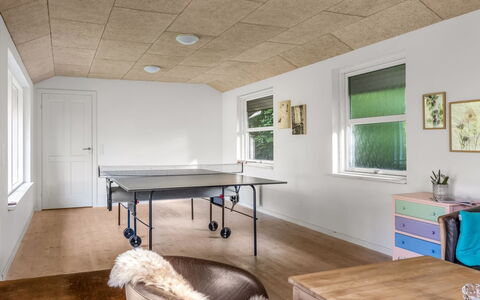 Aave - 5Km from the Sea: Soffitto, Interior Design, Pavimentazione, Legna, Pavimento, Lampada, Illuminazione, Mobilia, Camera, Color Legno