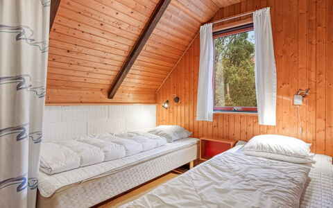 Erhardt - 2Km from the Sea: Legna, Casa, Soffitto, Color Legno, Latifoglie, Camera Da Letto, Villetta, Log Cabin, Letto, Plank