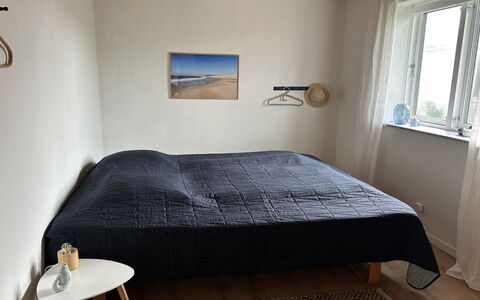 Jorek - 700M from the Sea: Camera Da Letto, Legna, Letto, Bedding, Lenzuolo, Mobilia, Pavimento, Pavimentazione, Biancheria, Interior Design