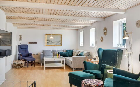Jorek - 700M from the Sea: Mobilia, Interior Design, Pavimentazione, Pavimento, Divano, Parete, Legna, Soffitto, Camera, Soggiorno