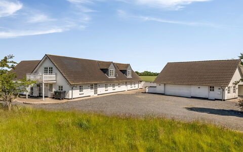 Franki - 9Km from the Sea: Casa, Tetto, Casa, Porta, Villetta, Shade, Giardino, Groundcover, Portico, Cortile