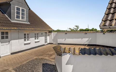 Franki - 9Km from the Sea: Casa, Tetto, Casa, Porta, Villetta, Shade, Giardino, Groundcover, Portico, Cortile