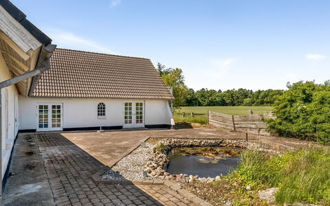 Inger - 9Km from the Sea: Casa, Tetto, Casa, Porta, Villetta, Shade, Giardino, Groundcover, Portico, Cortile