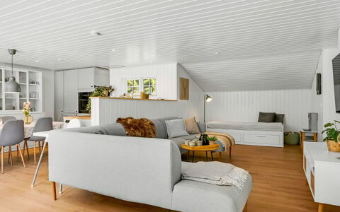 Bengta - from the Sea: Interior Design, Pavimentazione, Divano, Mobilia, Pavimento, Legna, Soffitto, Soggiorno, Pavimento In Legno, Camera