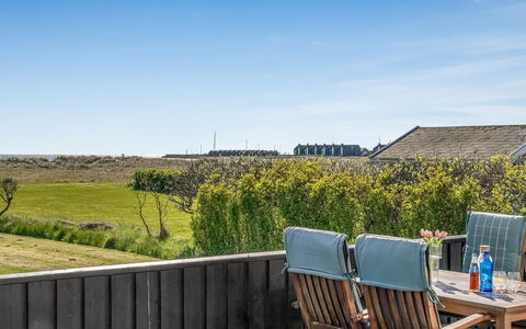 Nomi - 100M from the Sea: Cielo, Lotto, Plain, Mobili Da Esterno, Shade, Prato, Landscaping, Cortile, Sedia, Estate