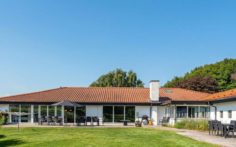 Maris - 20Km from the Sea: Bianca, Font, Numero