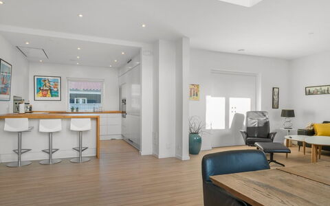 Meike - 700M from the Sea: Casa, Tetto, Casa, Villetta, Capannone, Edifici Giardino, Raccordo, Cortile, Log Cabin, Capanna