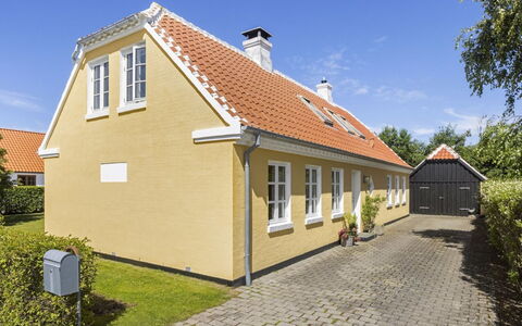 Faik - 1.4Km from the Sea: Casa, Tetto, Casa, Porta, Villetta, Shade, Giardino, Groundcover, Portico, Cortile