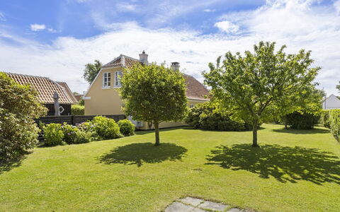 Faik - 1.4Km from the Sea: Casa, Tetto, Casa, Porta, Villetta, Shade, Giardino, Groundcover, Portico, Cortile