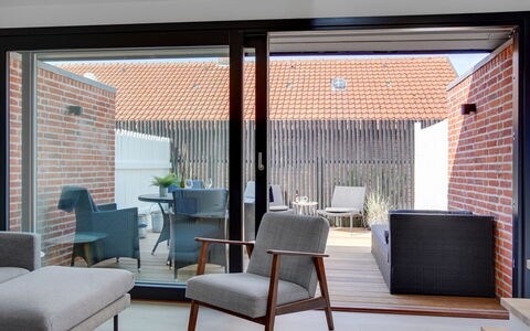 Henritte - 200M from the Sea: Mobilia, Interior Design, Legna, Pavimentazione, Pavimento, Sedia, Divano, Casa, Soggiorno, Tavolo