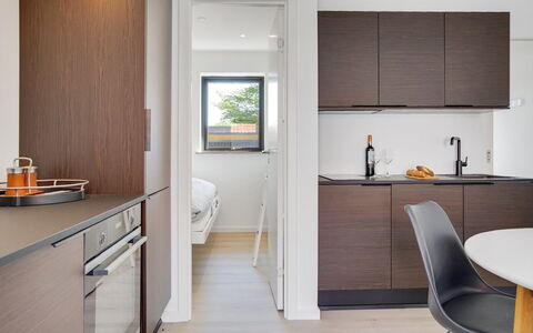 Henritte - 200M from the Sea: Interior Design, Controsoffitto, Cucina, Legna, Mobilia, Pavimentazione, Cabinetry, Pavimento, Elettrodomestico Da Cucina, Camera