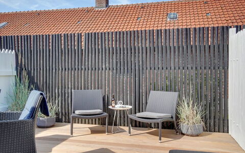 Henritte - 200M from the Sea: Legna, Mobili Da Esterno, Mobilia, Sedia, Latifoglie, Plank, Design, Color Legno, Deck