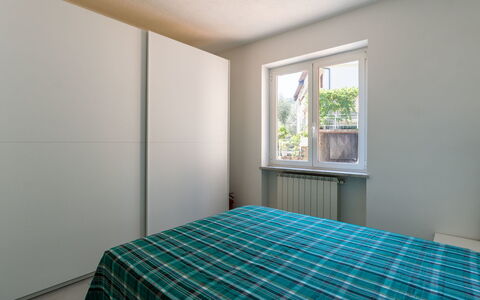 Alessandro: Interior Design, Pavimentazione, Camera Da Letto, Legna, Letto, Pavimento, Camera, Lenzuolo, Soffitto, Bedding