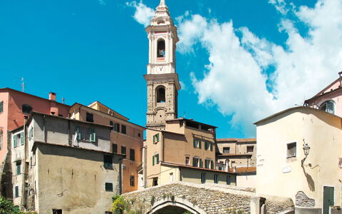Alessandro: Cielo, Costruzione, Finestra, Città, Parete, Cittadina, Campanile, Architettura, Facciata, Quartiere