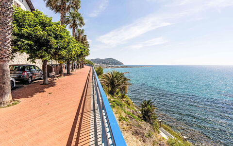 Villa Cristina: Cielo, Blu, Acqua, Corpo D'Acqua, Costa, Orizzonte, Costiera E Morfologie Oceanic, Mare, Estate, Spiaggia