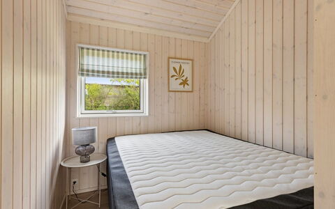 Ingalil - 825M from the Sea: Legna, Camera Da Letto, Pavimentazione, Pavimento, Letto, Bedding, Biancheria, Lenzuolo, Soffitto, Camera