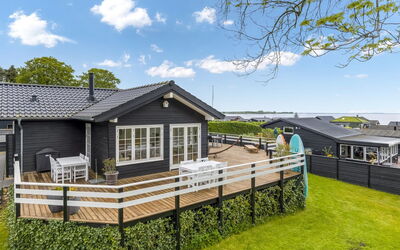 Marlien - 65M from the Sea