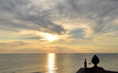 Appartamento Tramonto sul Mare: Cielo, Orizzonte, Acqua, Nube, Giorno, Corpo D'Acqua, Risorse Idriche, Mare, Tramonto